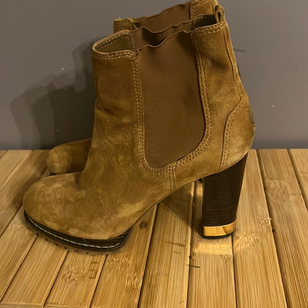 Tory Burch booties- READ DESCRIPTION